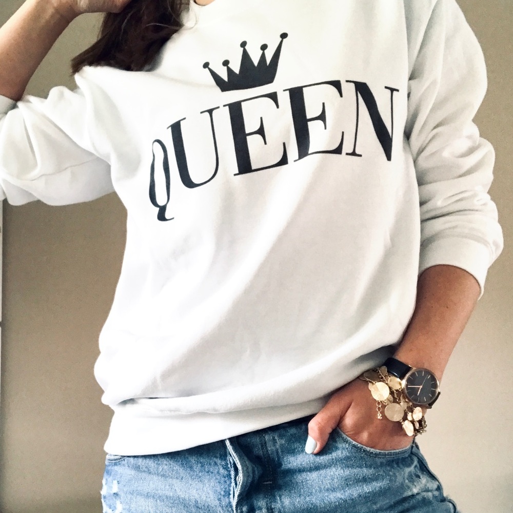 Q U E E N 👑 ✨   crewneck pullover